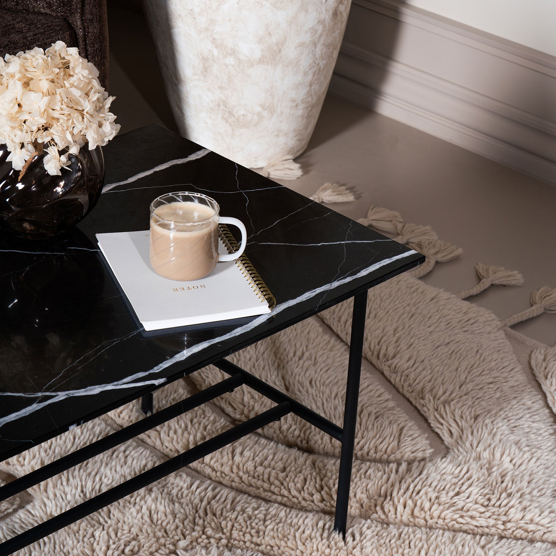 LINES II sofabord i marmor 100x50 cm